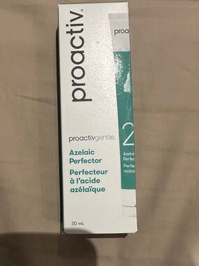 🎁 FREE GIFT W PURCHASE when you spend $20 
Proactiv Azelaic Perfector - 30ml